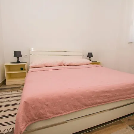 Apartments More アパート *